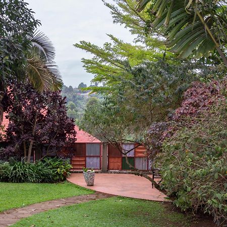 Dutchess Hotel And Restaurant Fort Portal Exteriér fotografie