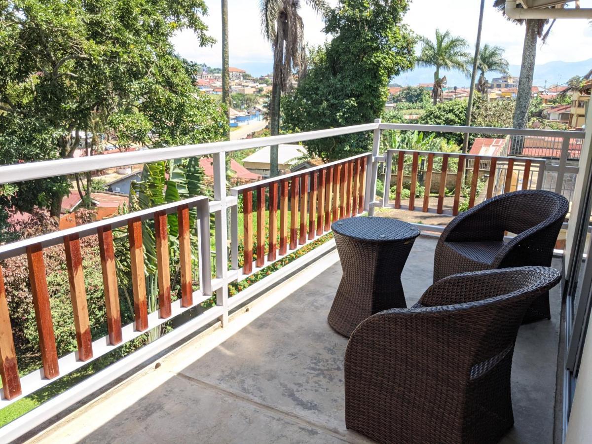Dutchess Hotel And Restaurant Fort Portal Exteriér fotografie