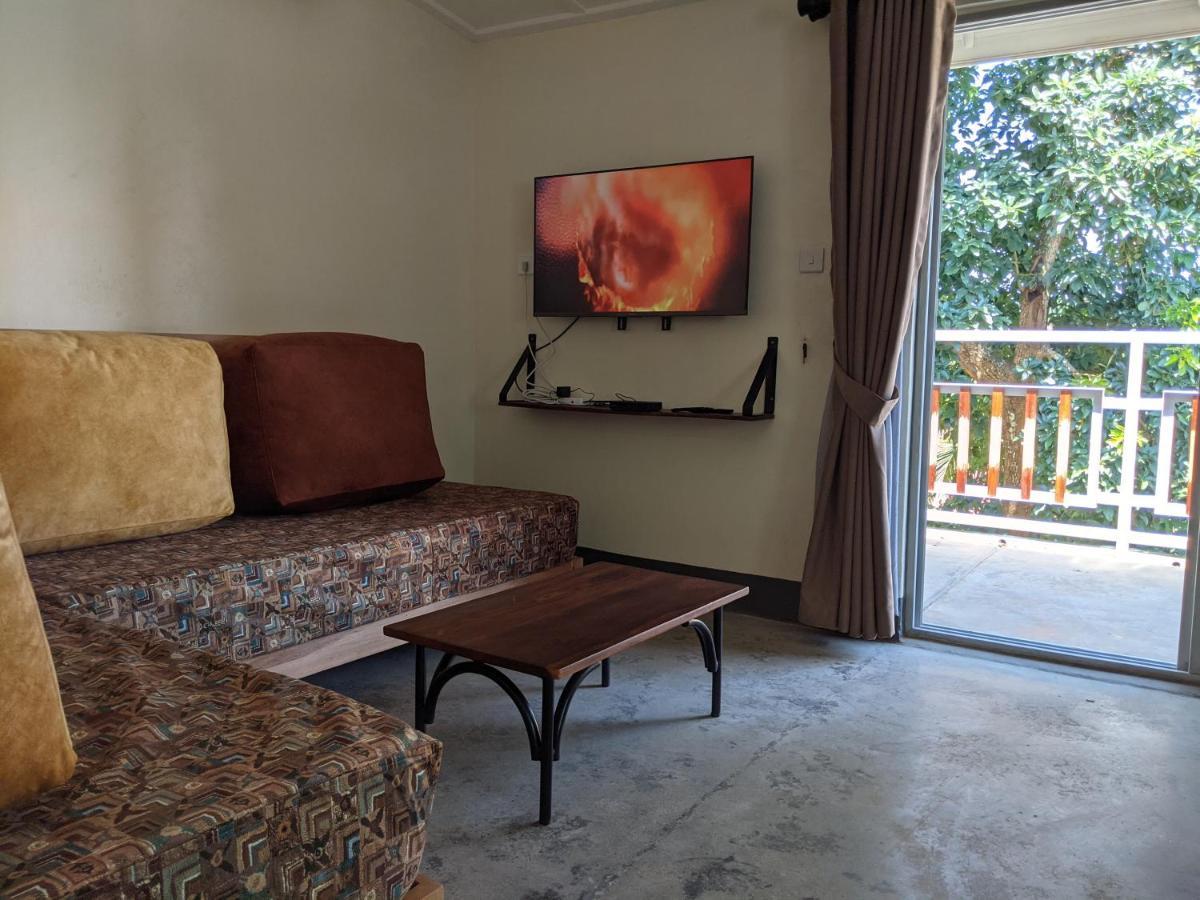 Dutchess Hotel And Restaurant Fort Portal Exteriér fotografie