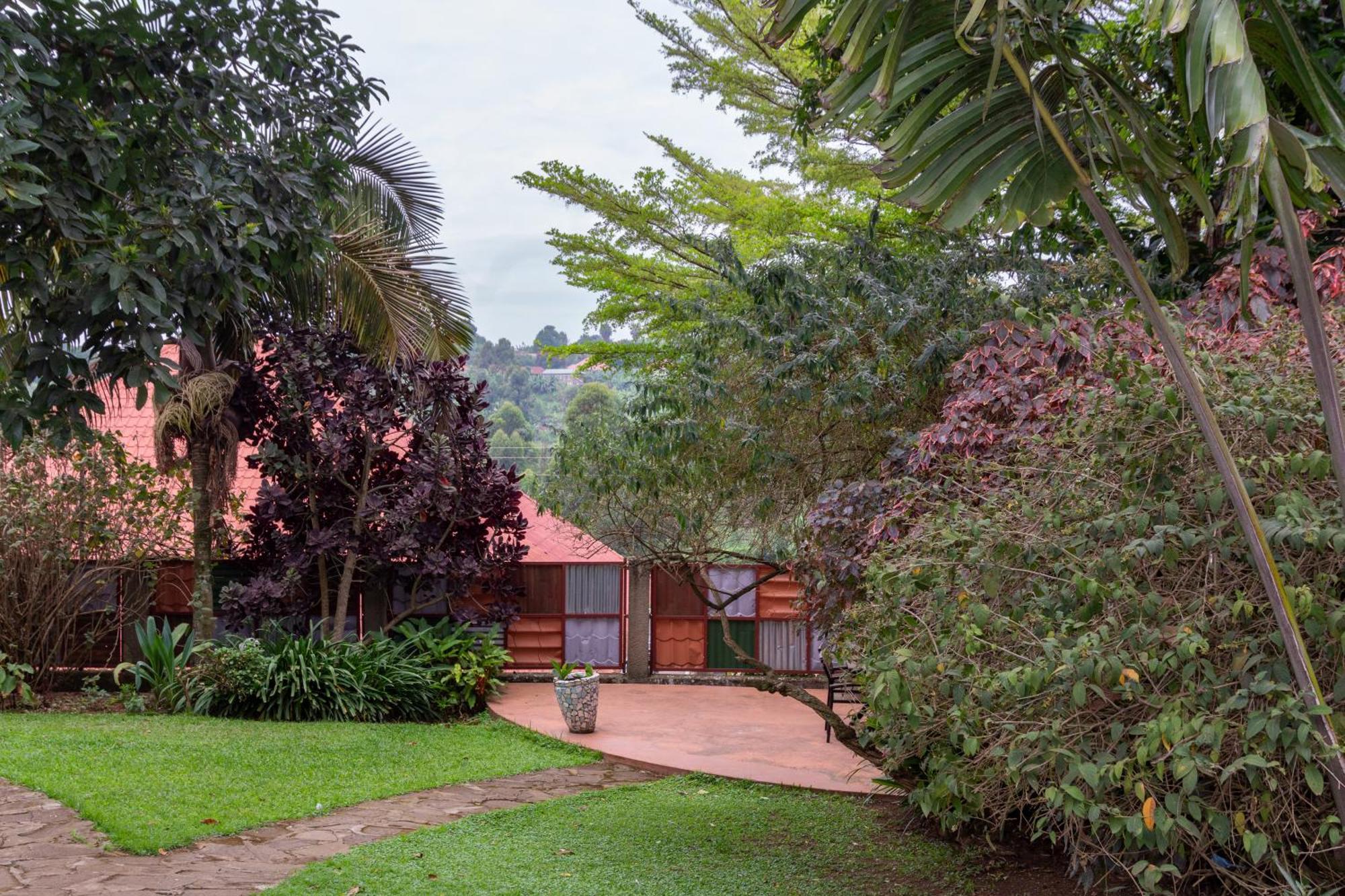 Dutchess Hotel And Restaurant Fort Portal Exteriér fotografie