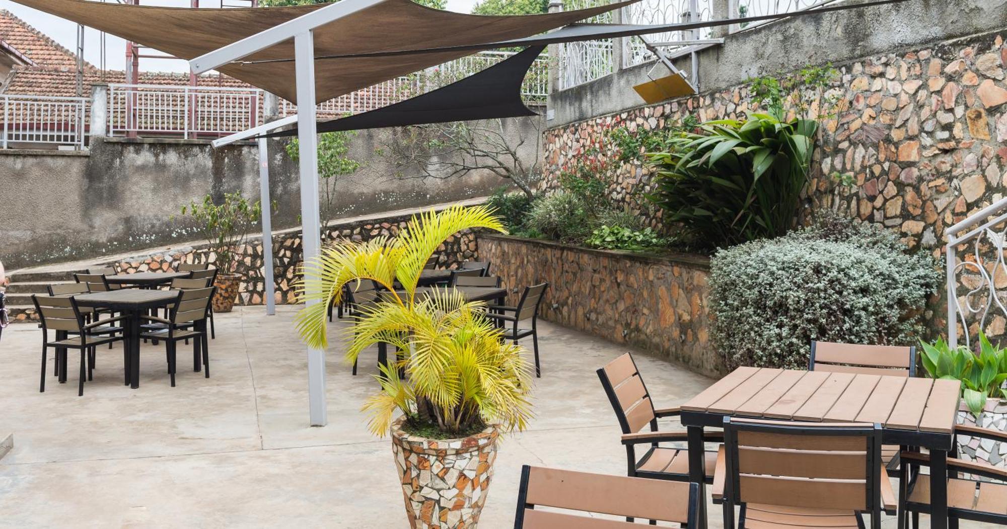 Dutchess Hotel And Restaurant Fort Portal Exteriér fotografie
