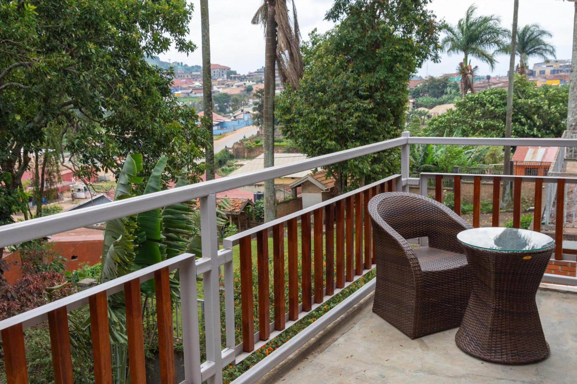 Dutchess Hotel And Restaurant Fort Portal Exteriér fotografie