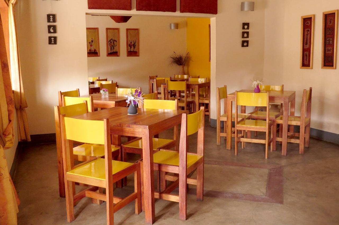 Dutchess Hotel And Restaurant Fort Portal Exteriér fotografie